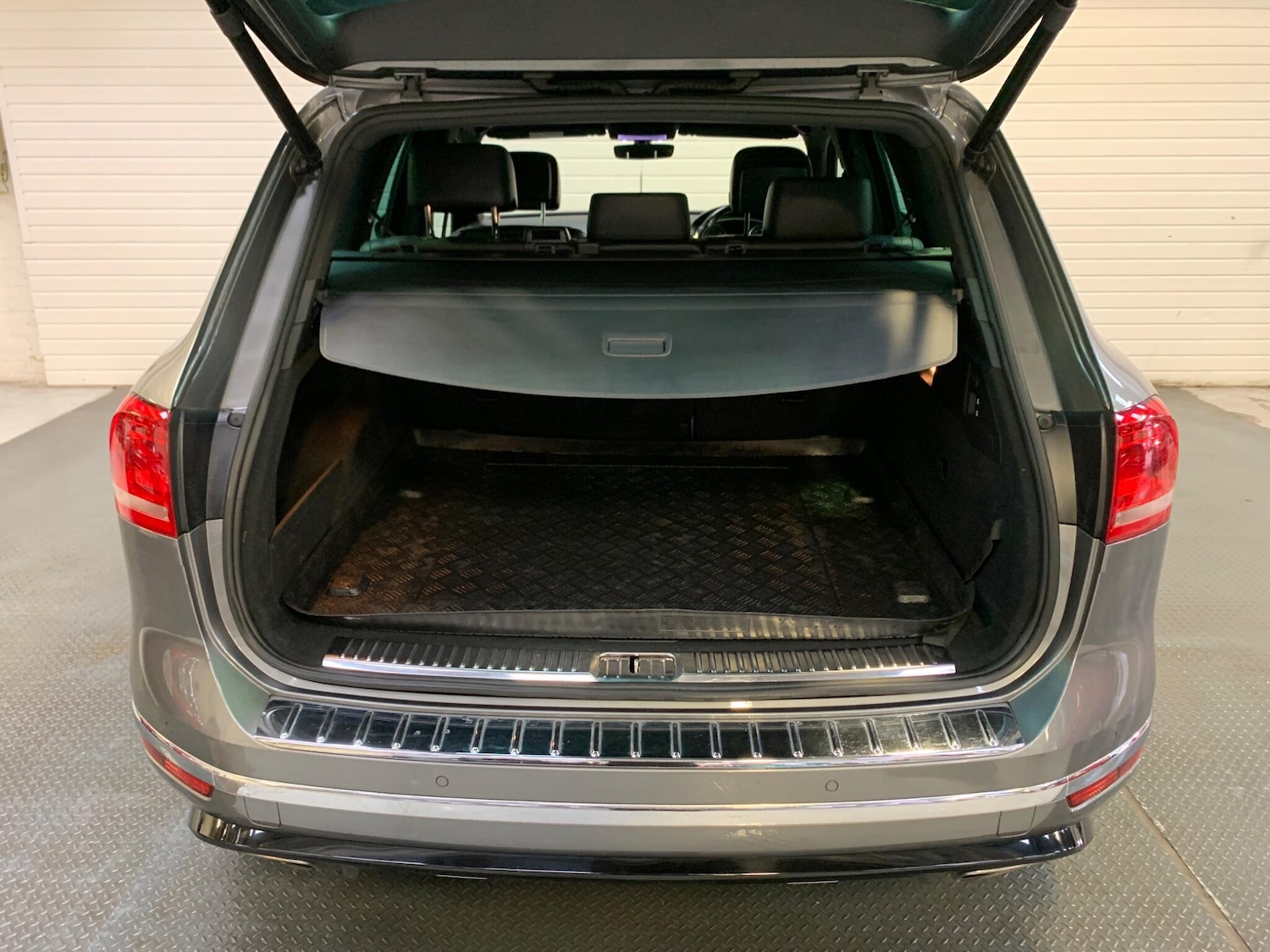 Used Volkswagen Touareg 2016 for sale - 77783833: Photo 12