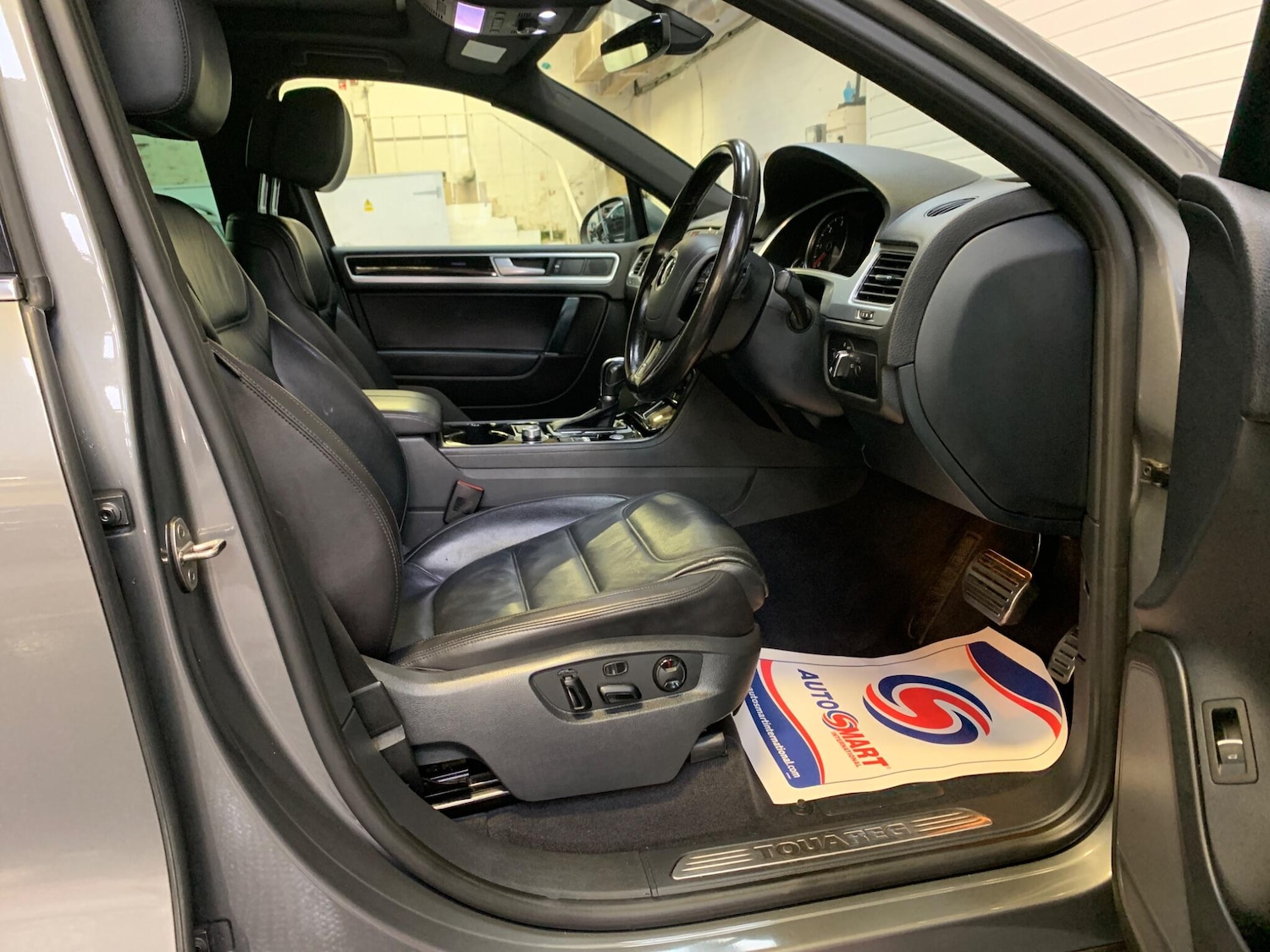 Used Volkswagen Touareg 2016 for sale - 77783833: Photo 24