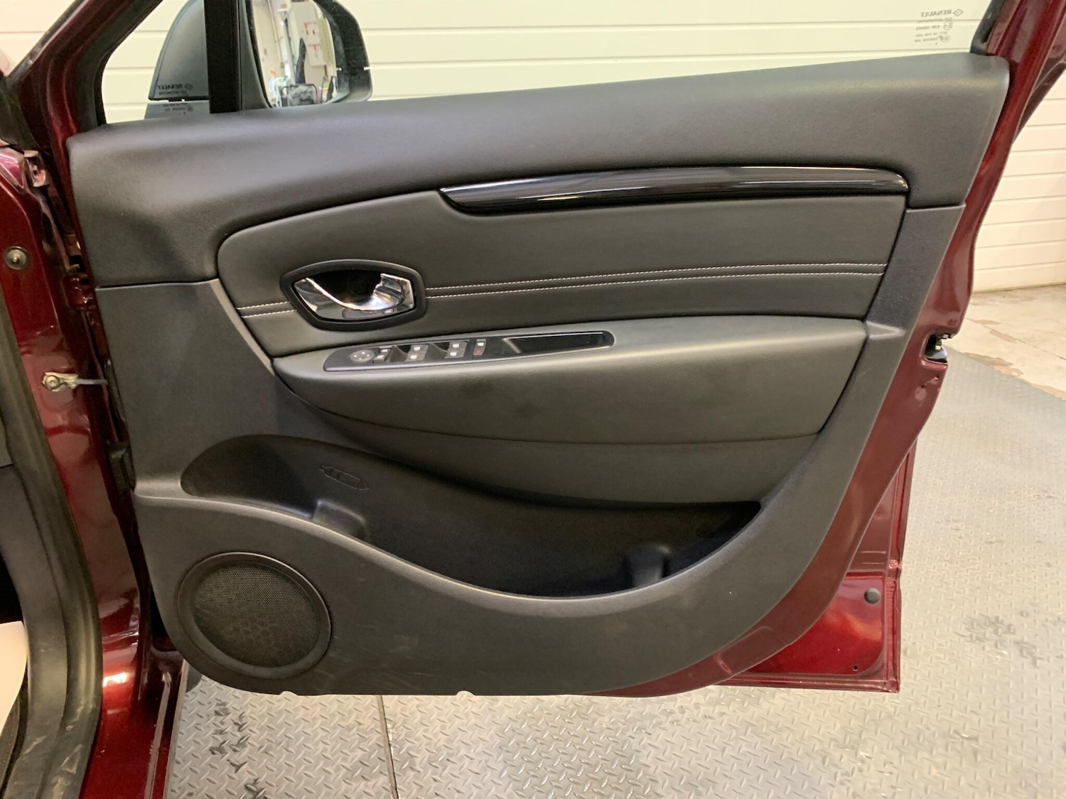 Used Renault Scenic 2015 for sale - 76689421: Photo 19