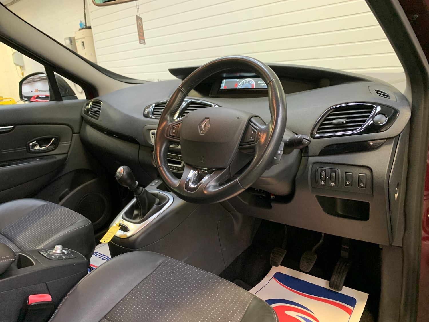 Used Renault Scenic 2015 for sale - 76689421: Photo 23