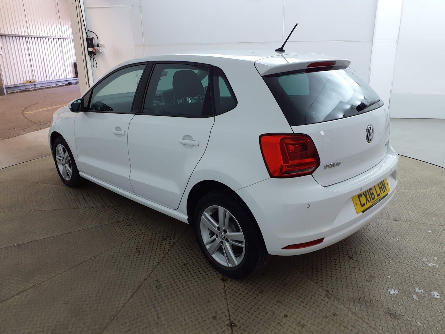 Used Volkswagen Polo 2016 for sale - 77939696: Photo 5