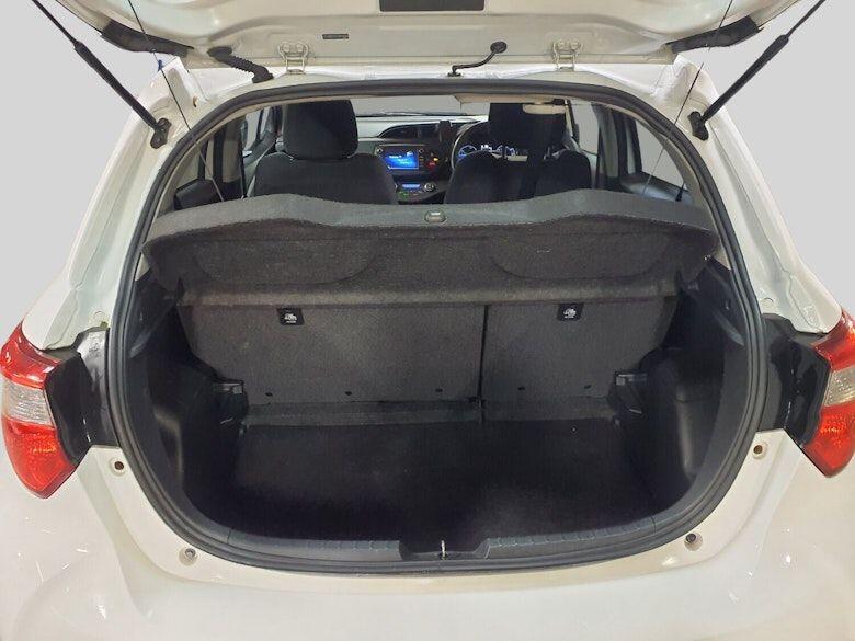 Used Toyota Yaris 2017 for sale - 77969589: Photo 17