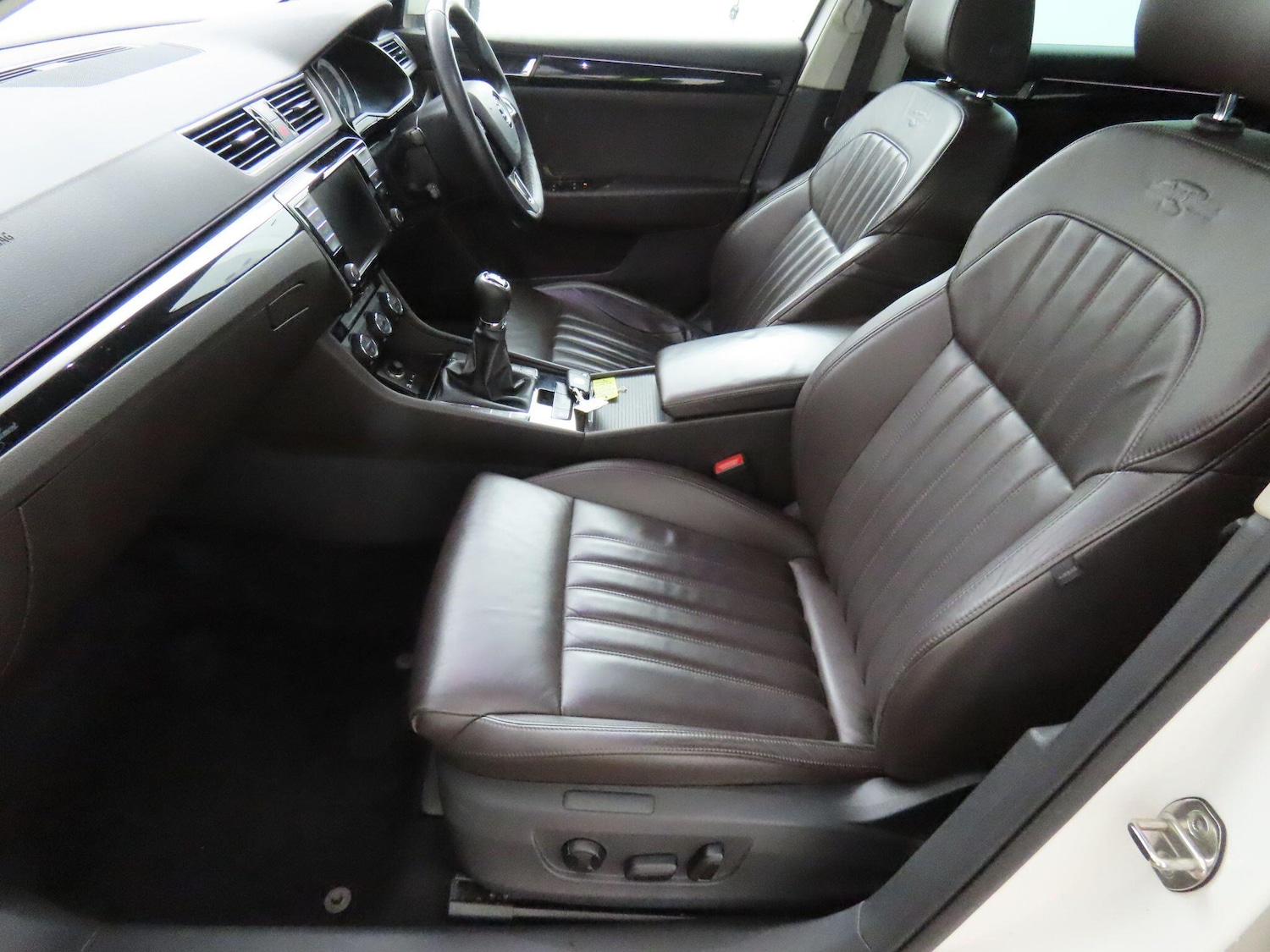 Used Skoda Superb for sale - 77537576: Photo 12