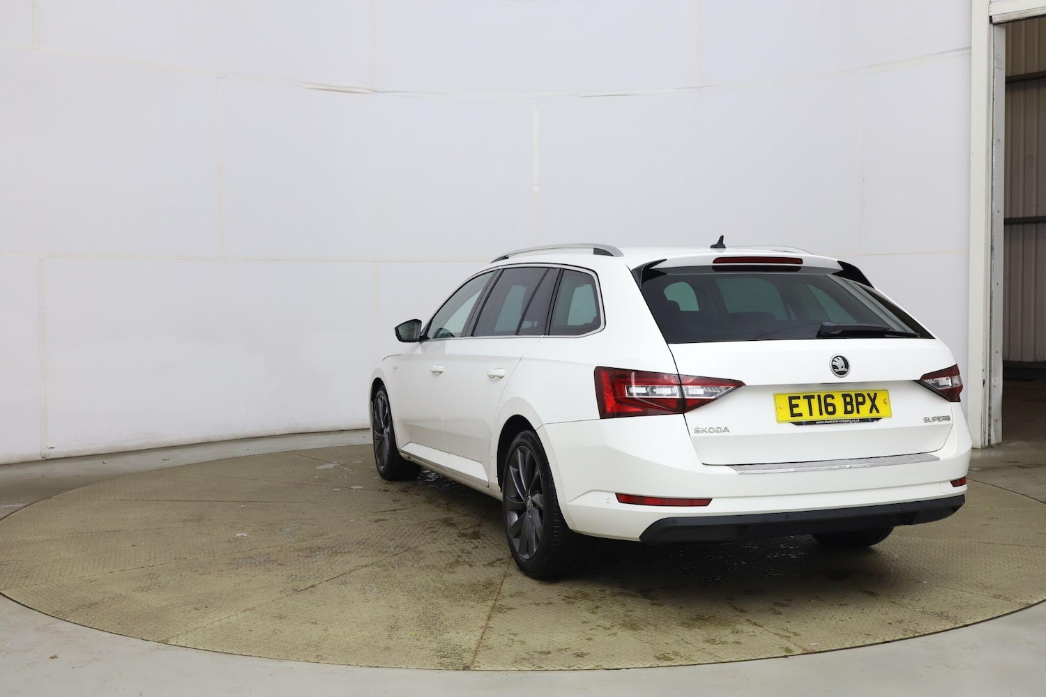 Used Skoda Superb for sale - 77537576: Photo 3