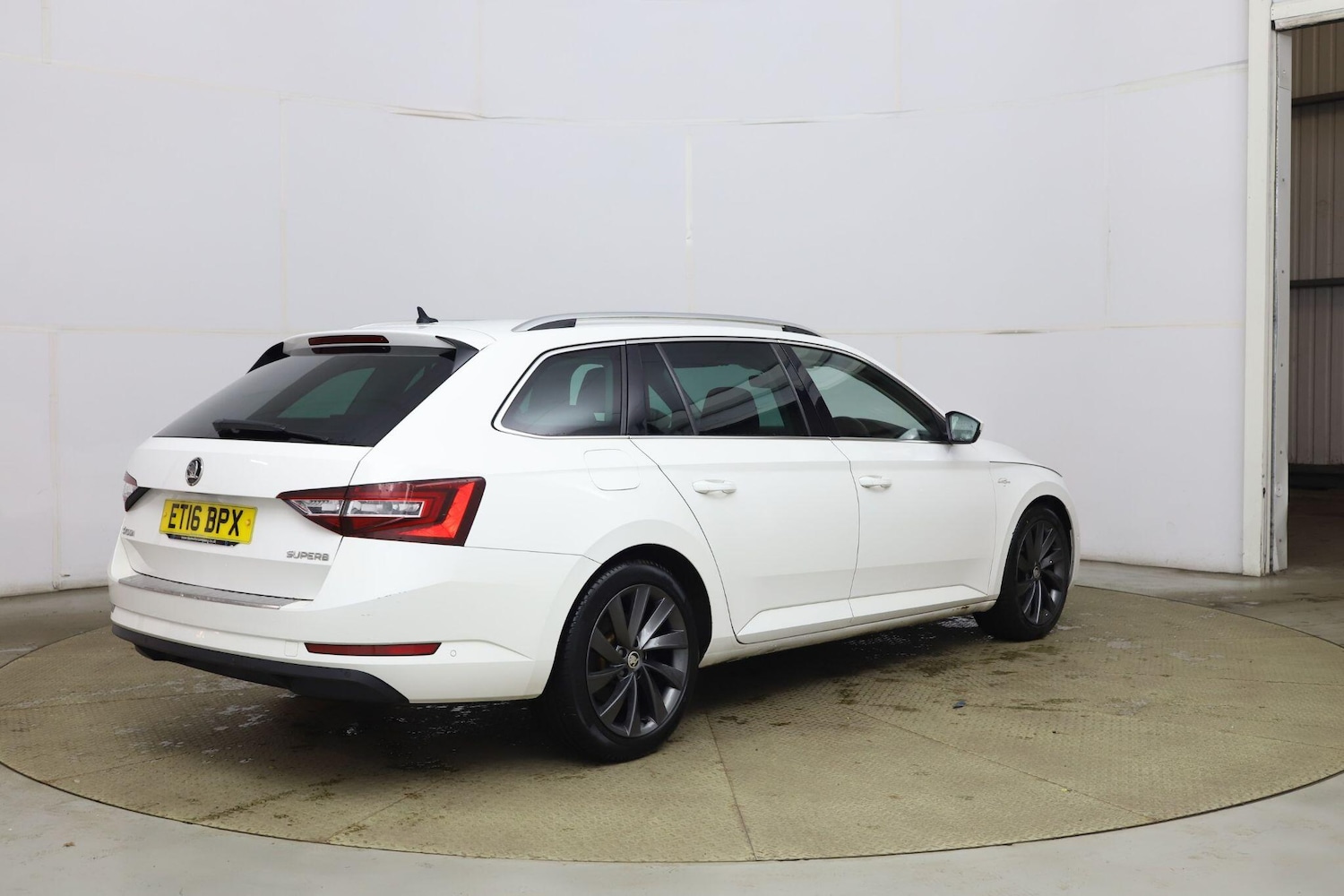 Used Skoda Superb for sale - 77537576: Photo 7