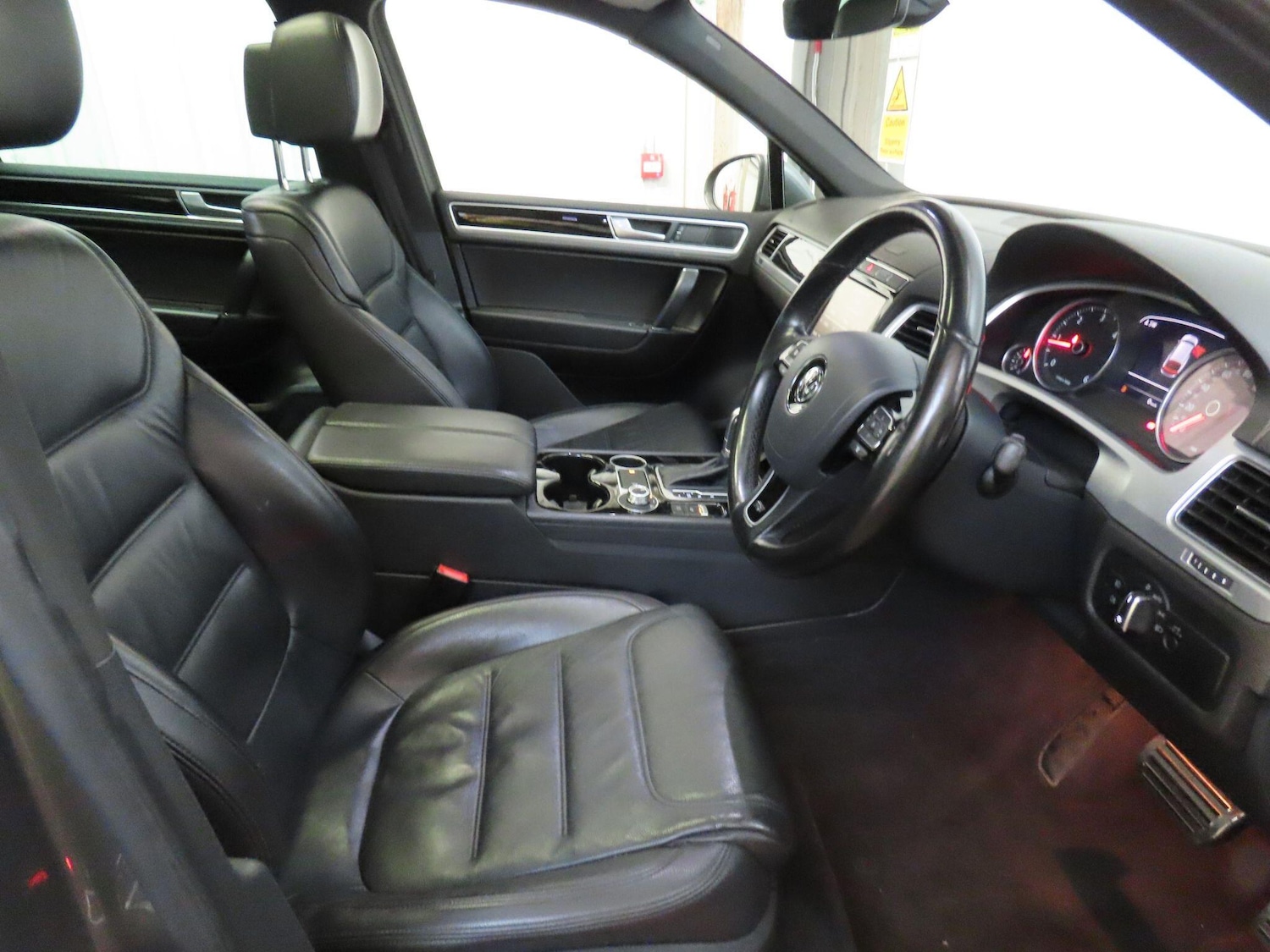 Used Volkswagen Touareg 2016 for sale - 76485063: Photo 12