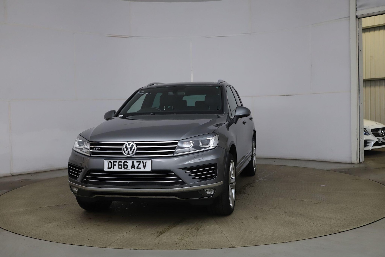 Used Volkswagen Touareg 2016 for sale - 76485063: Photo 3
