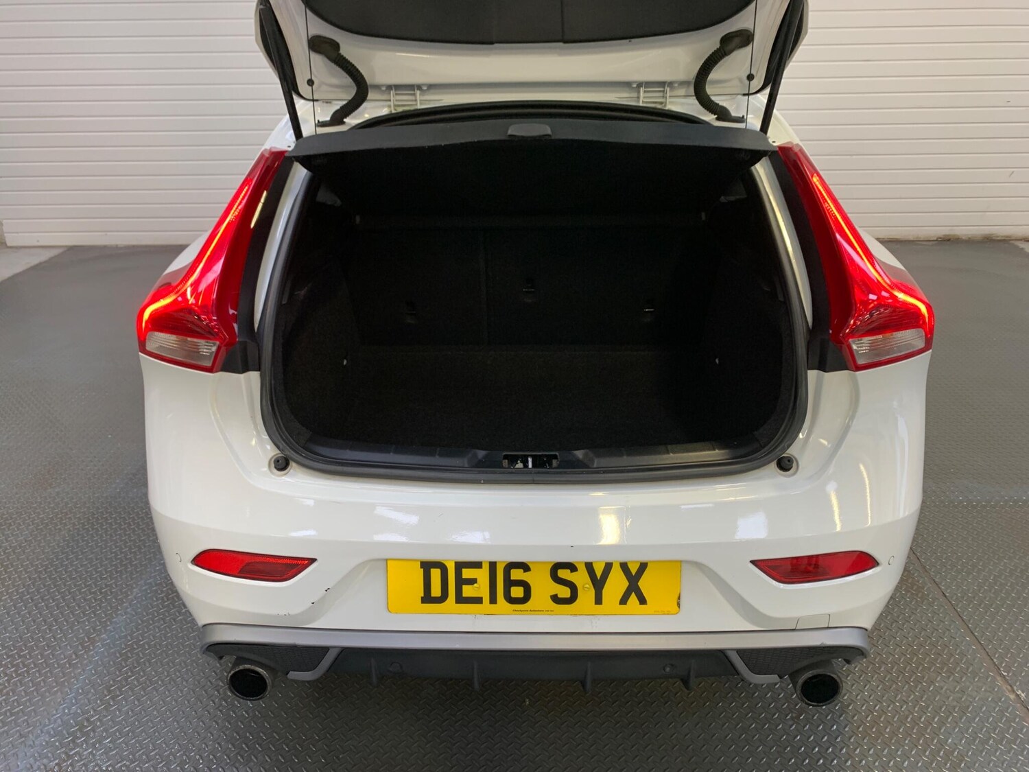 Used Volvo V40 2016 for sale - 78058096: Photo 12