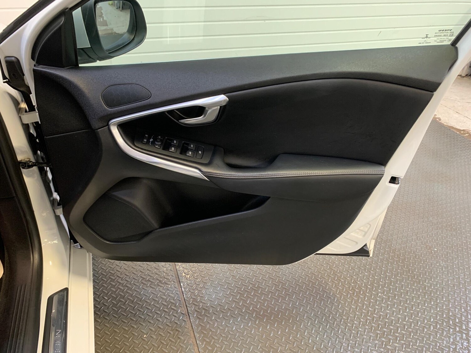 Used Volvo V40 2016 for sale - 78058096: Photo 16