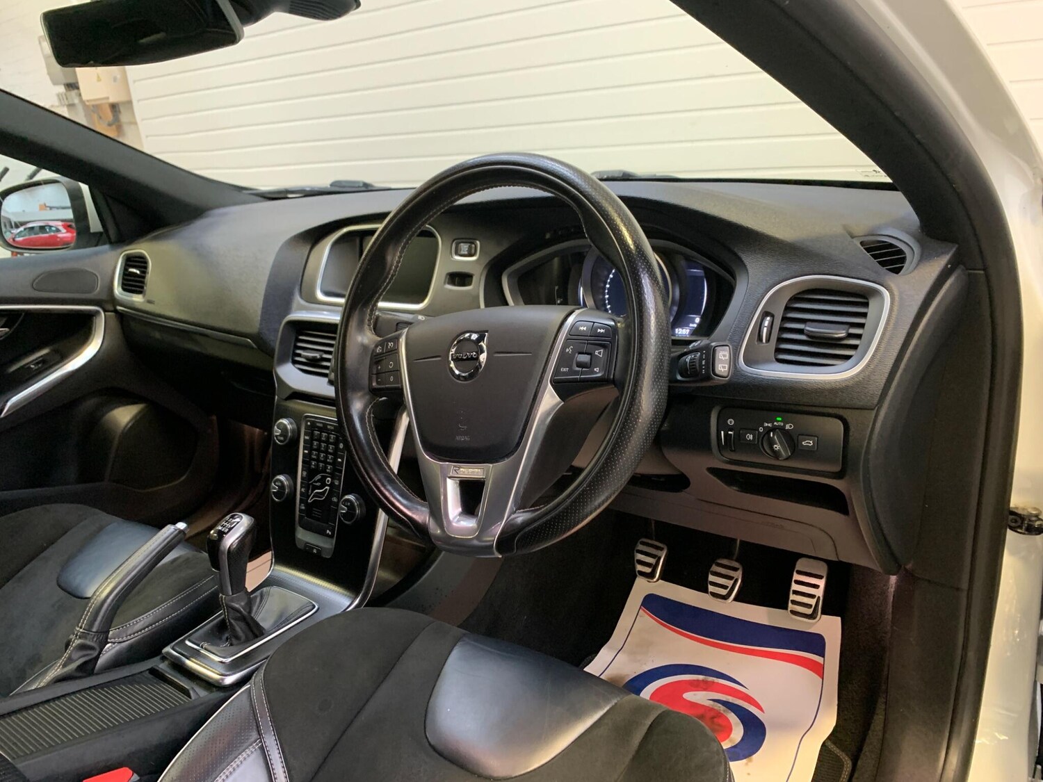 Used Volvo V40 2016 for sale - 78058096: Photo 20