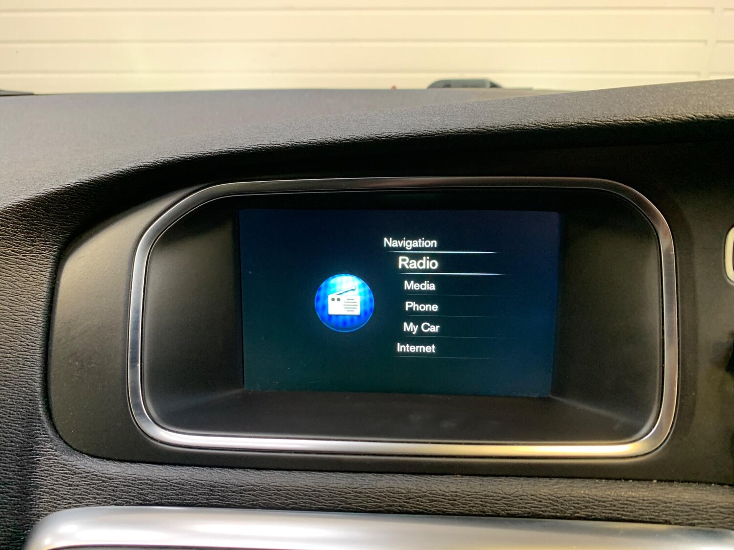 Used Volvo V40 2016 for sale - 78058096: Photo 37