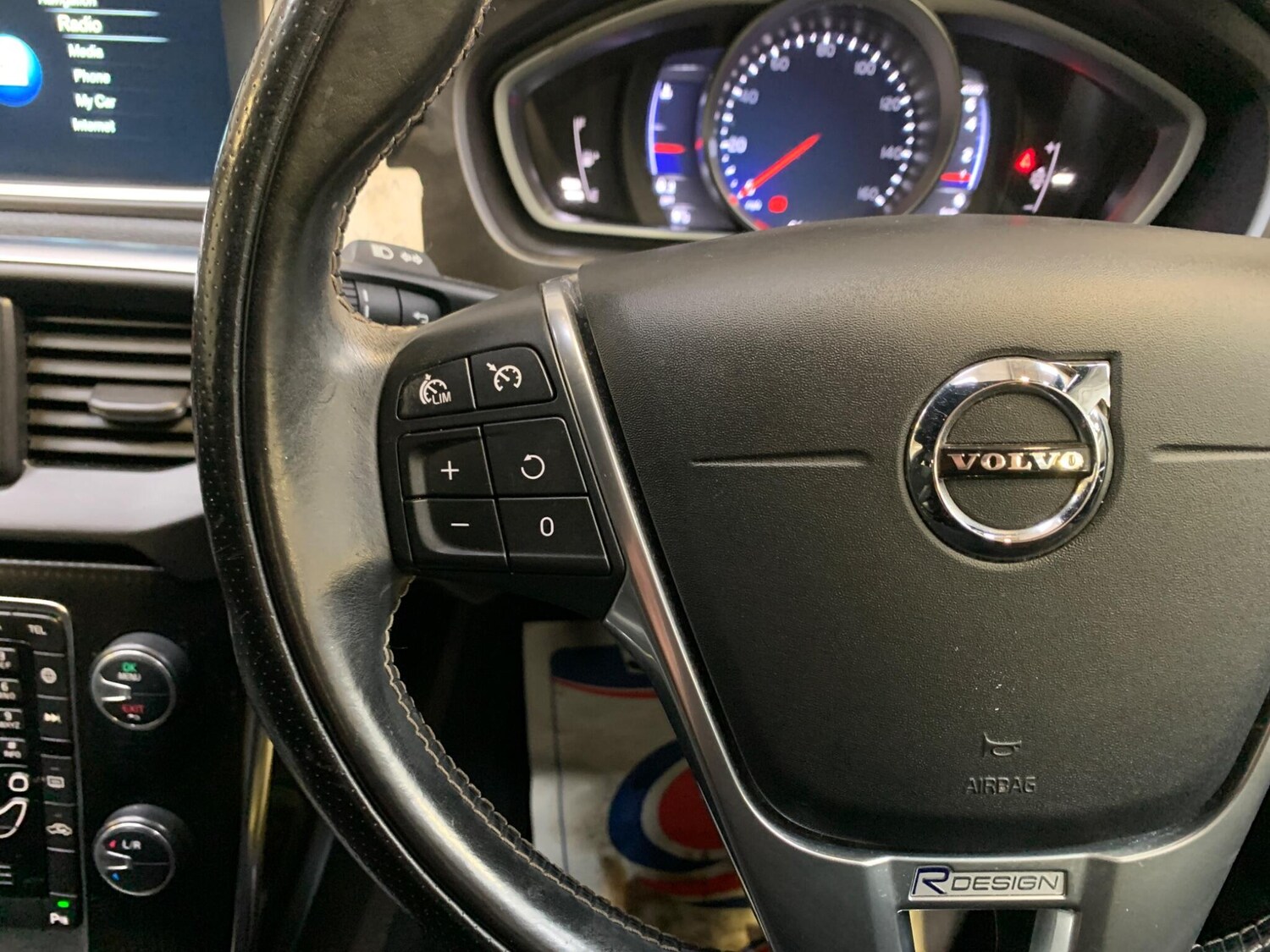 Used Volvo V40 2016 for sale - 78058096: Photo 42