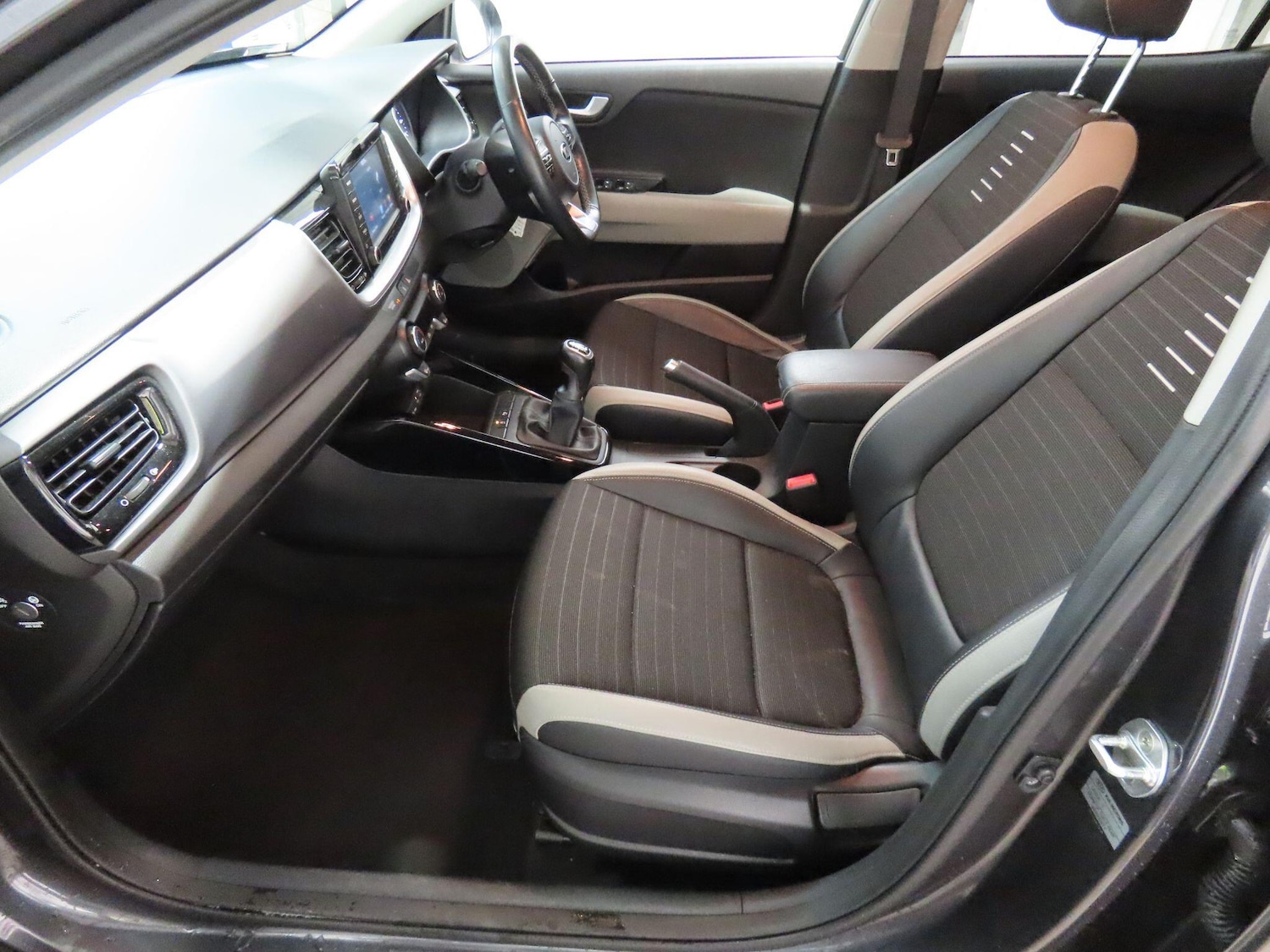 Used Kia Stonic 2018 for sale - 77646551: Photo 14