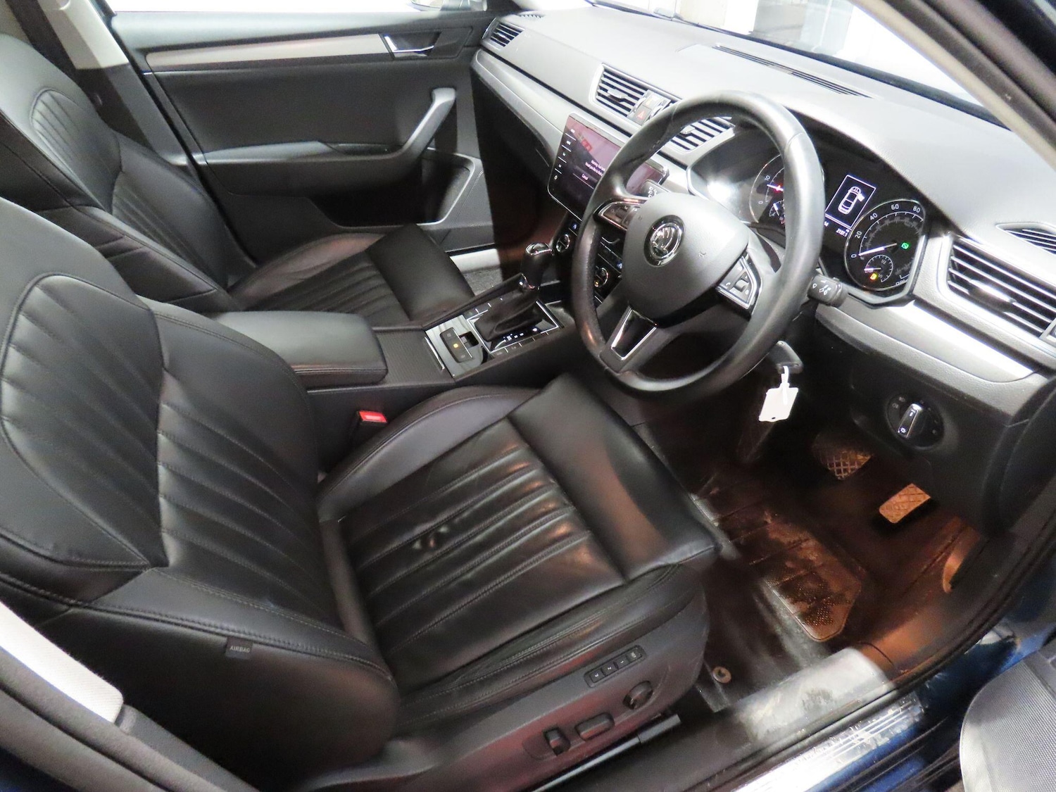 Used Skoda Superb 2018 for sale - 77351739: Photo 12