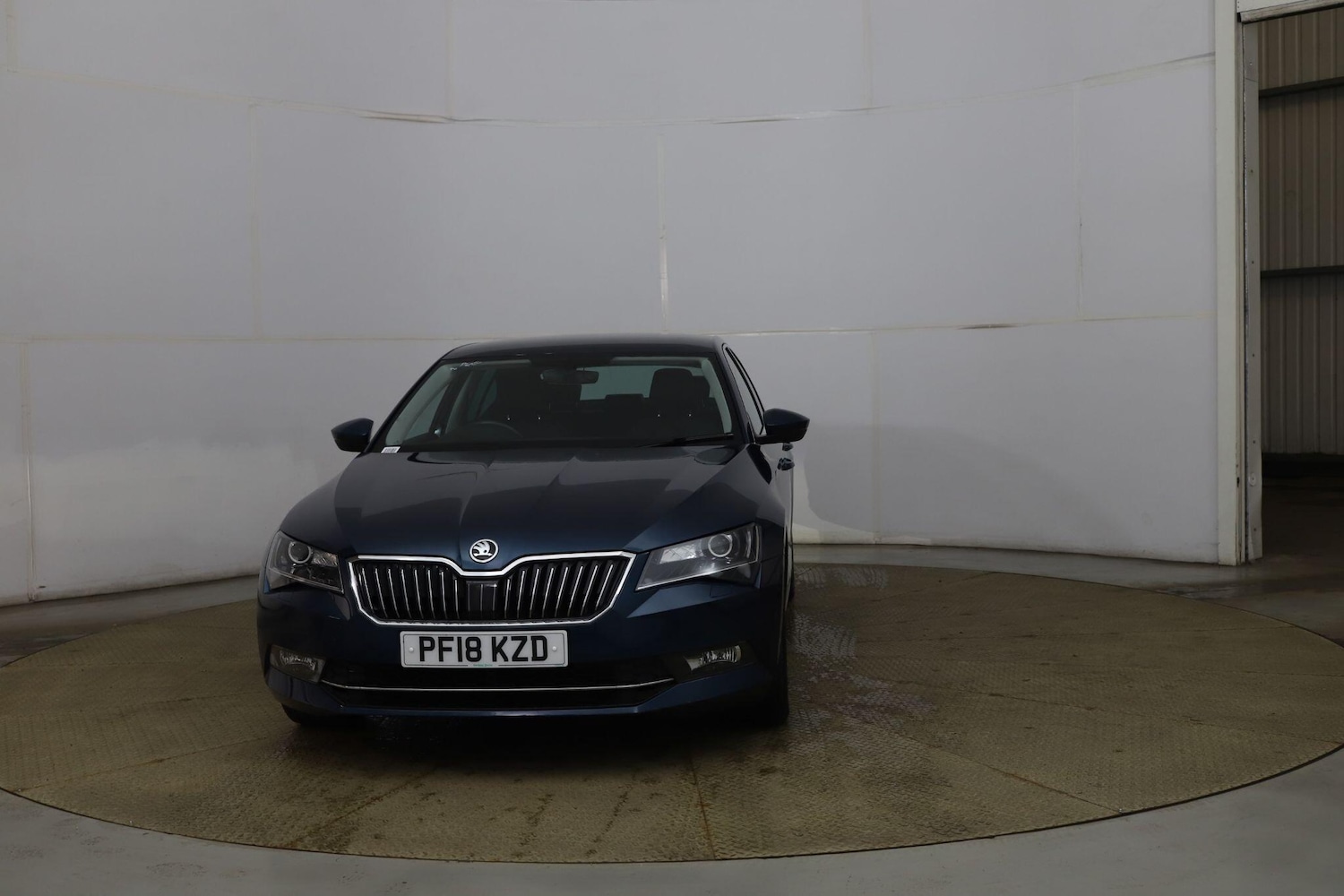 Used Skoda Superb 2018 for sale - 77351739: Photo 3