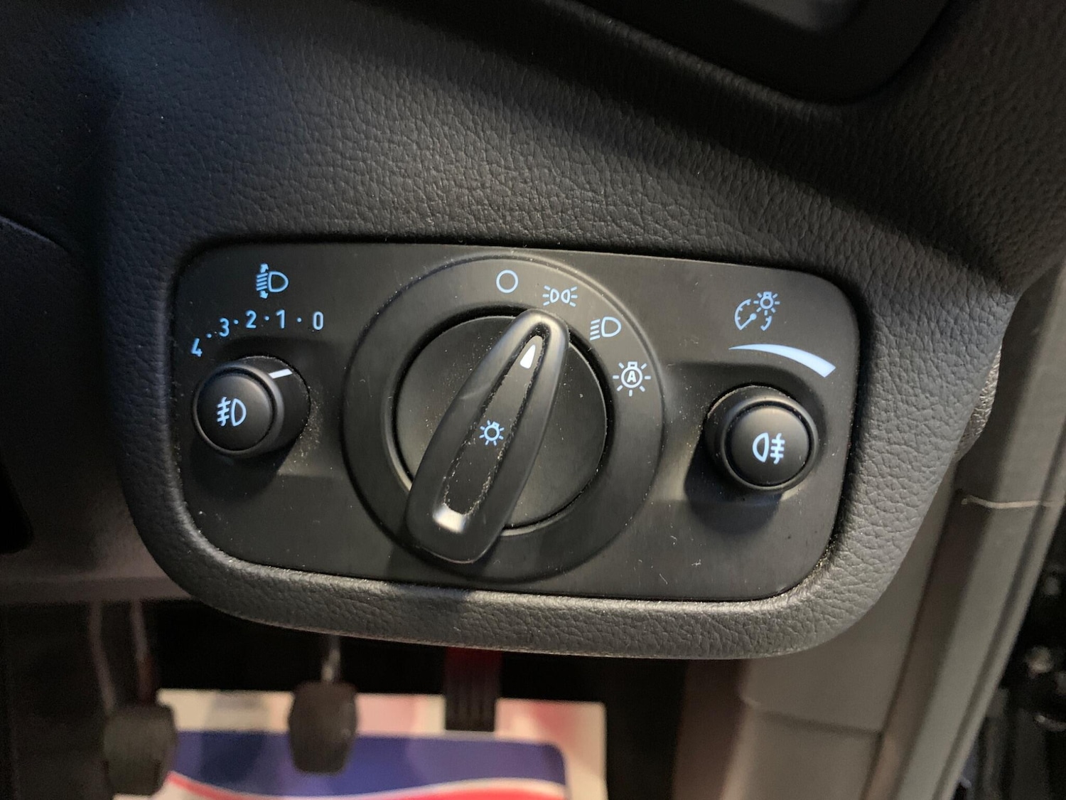 Used Ford C-Max 2017 for sale - 76997417: Photo 24