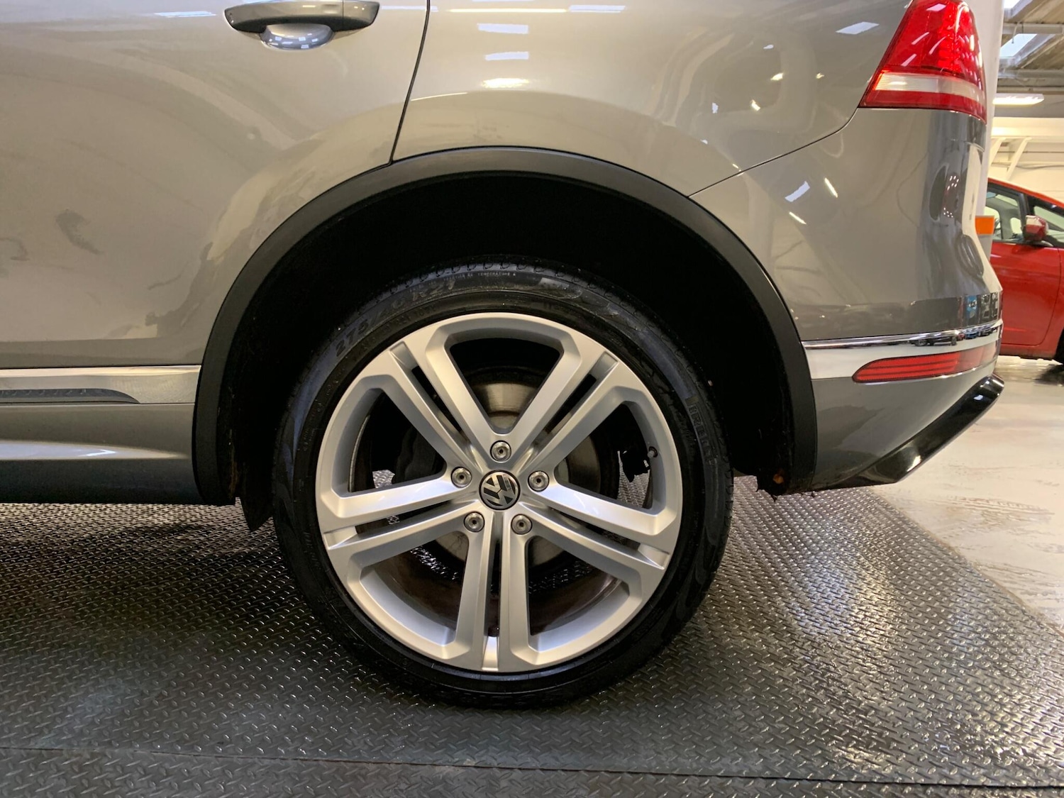 Used Volkswagen Touareg 2016 for sale - 76992372: Photo 10