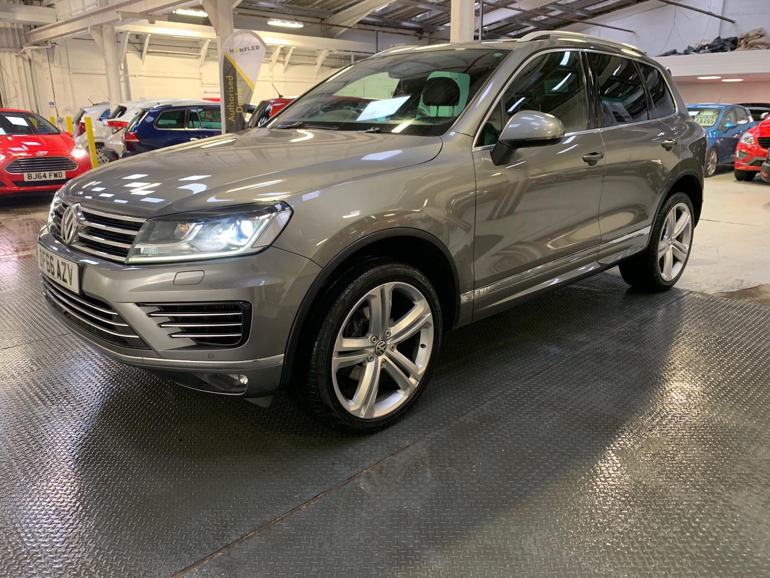 Used Volkswagen Touareg 2016 for sale - 76992372: Photo 14