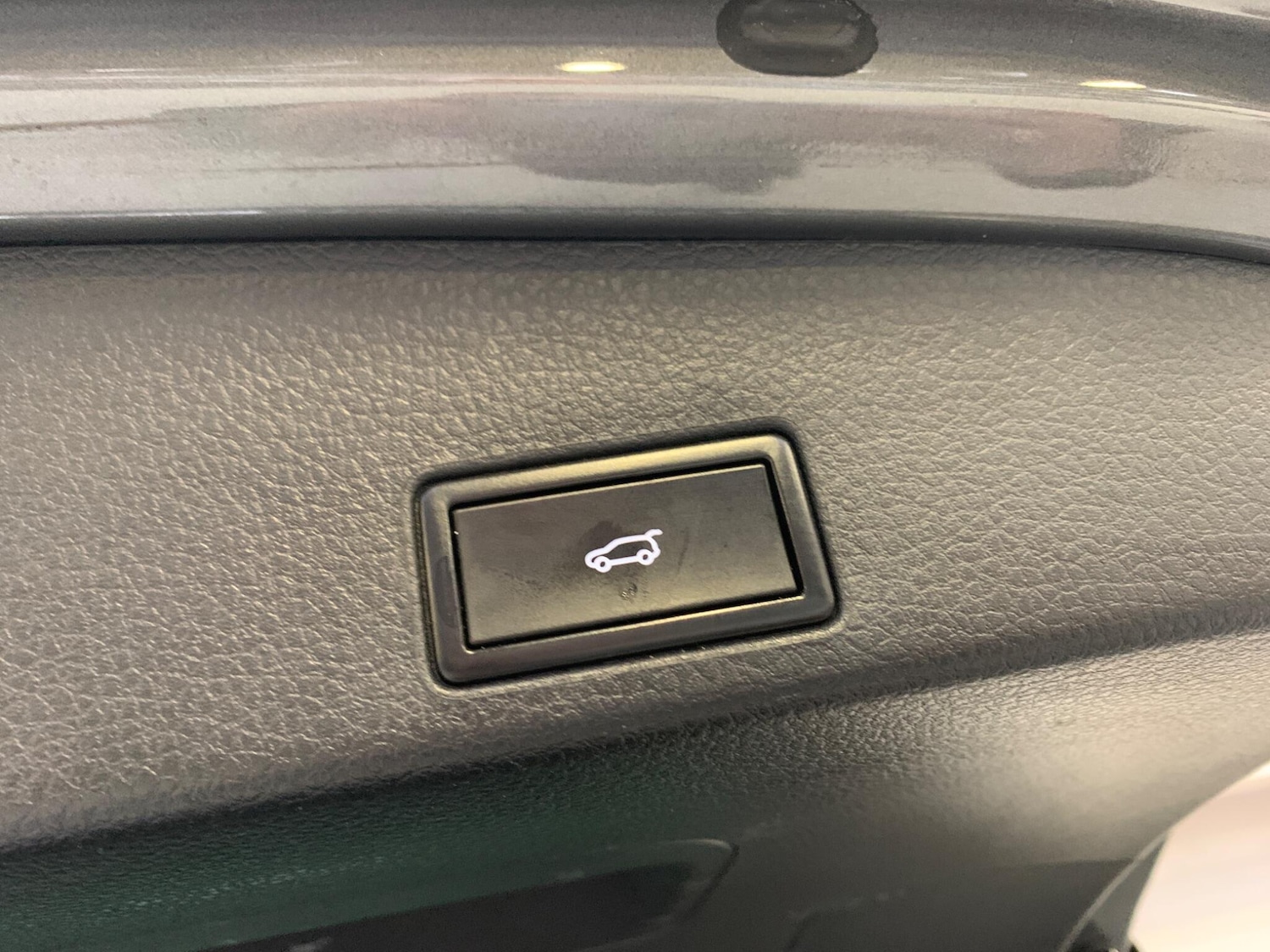 Used Volkswagen Touareg 2016 for sale - 76992372: Photo 17