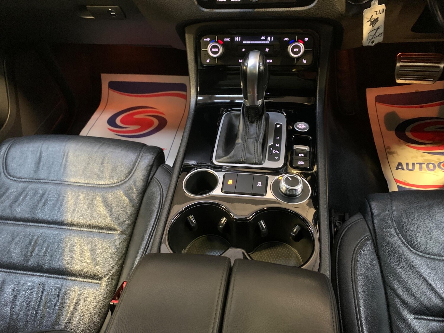 Used Volkswagen Touareg 2016 for sale - 76992372: Photo 43