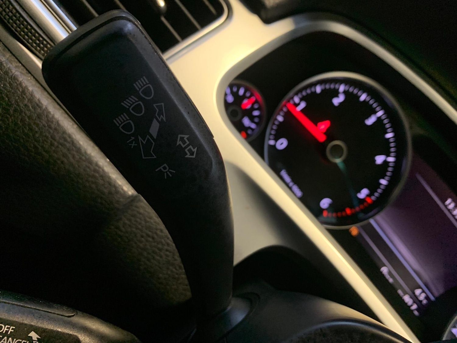 Used Volkswagen Touareg 2016 for sale - 76992372: Photo 47