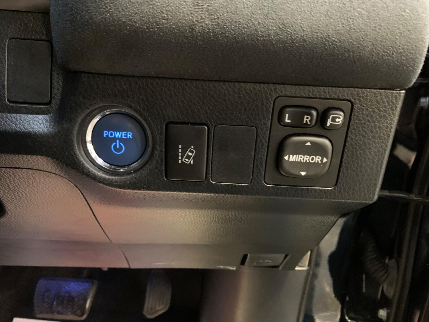 Used Toyota RAV4 2017 for sale - 77670885: Photo 26