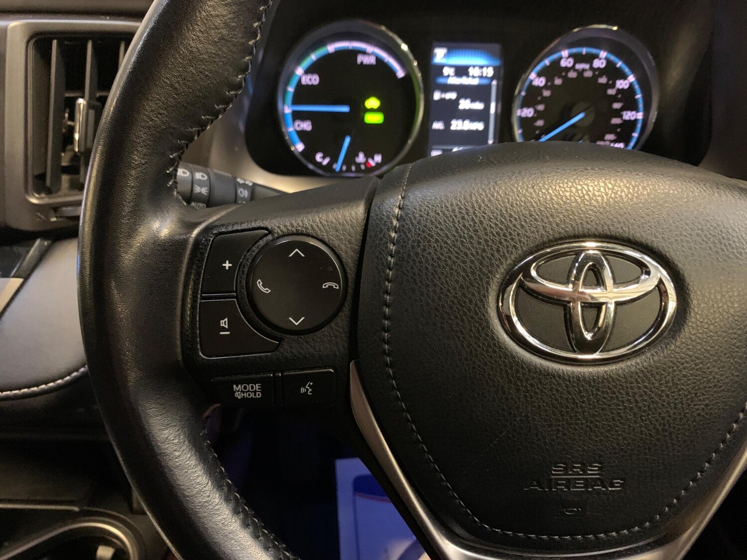 Used Toyota RAV4 2017 for sale - 77670885: Photo 48