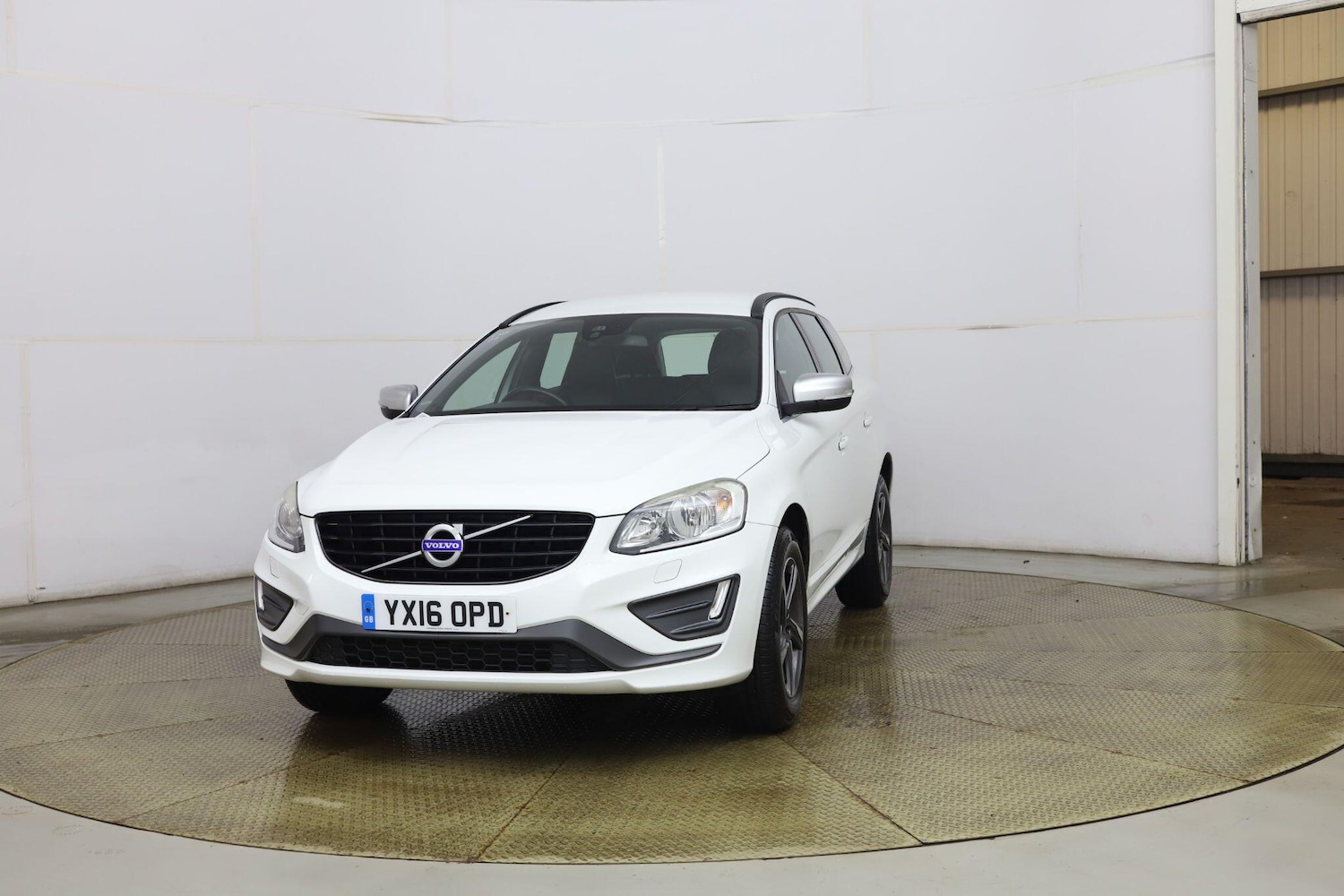 Used Volvo XC60 for sale - 77469308: Photo 3