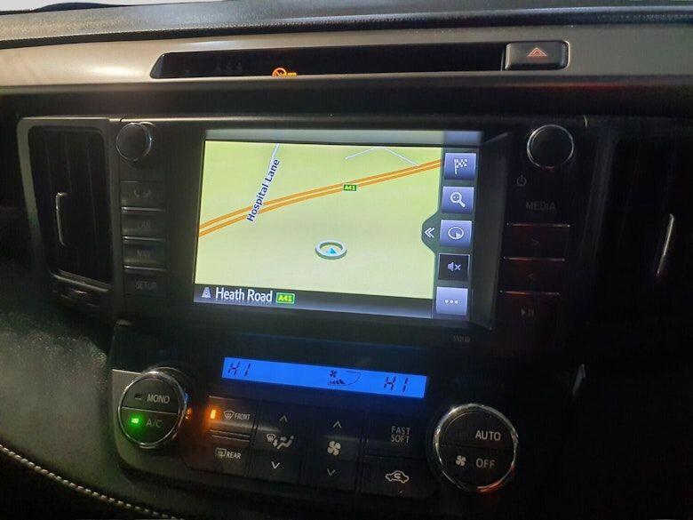 Used Toyota RAV4 2018 for sale - 76953132: Photo 12