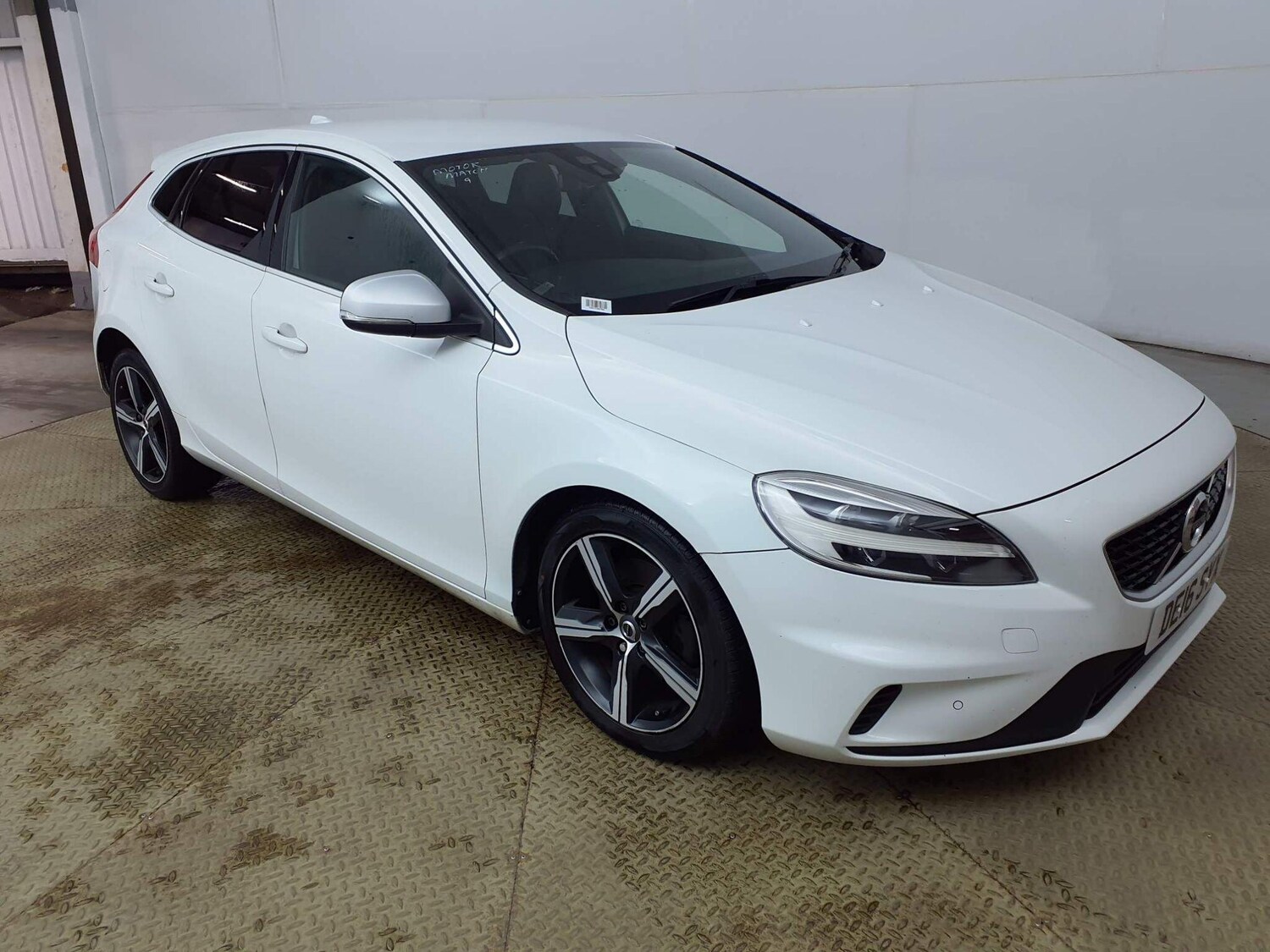 Used Volvo V40 2016 for sale - 77839008: Photo 10