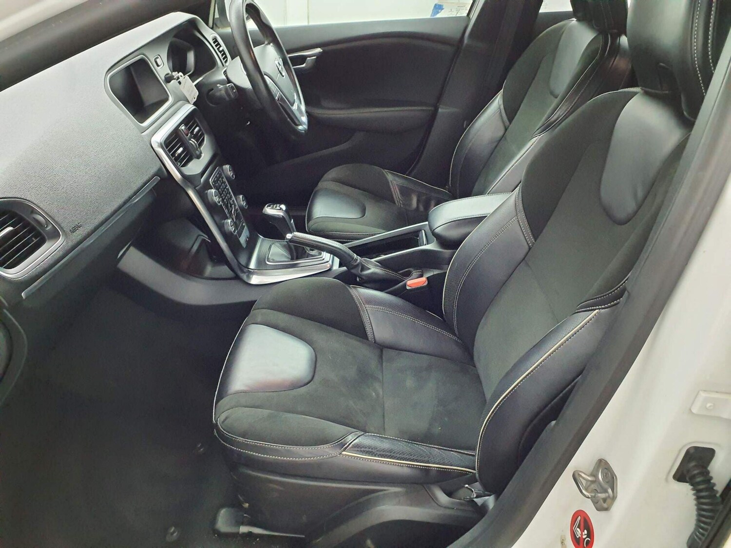 Used Volvo V40 2016 for sale - 77839008: Photo 14