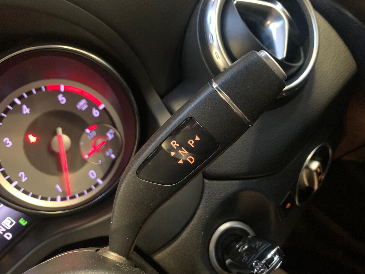 Used Mercedes-Benz GLA 2015 for sale - 77559596: Photo 43