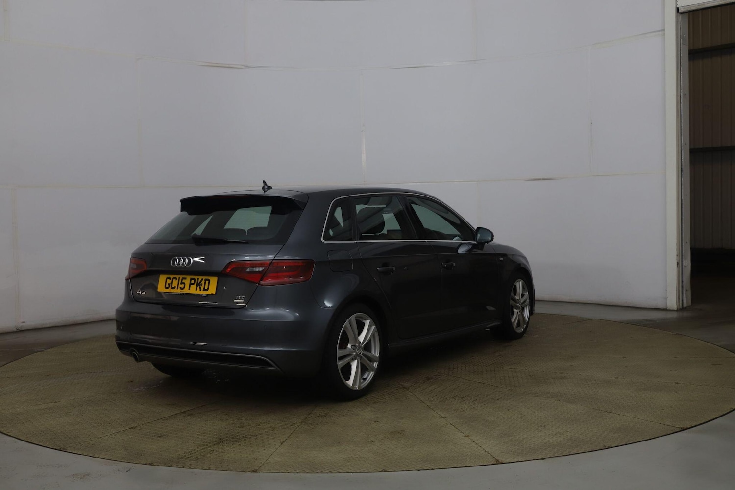 Used Audi A3 2015 for sale - 76976411: Photo 8