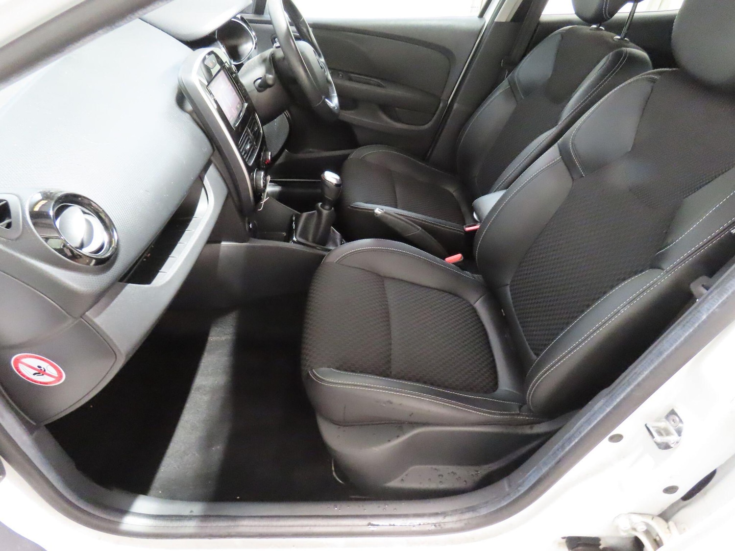 Used Renault Clio 2017 for sale - 77229867: Photo 14