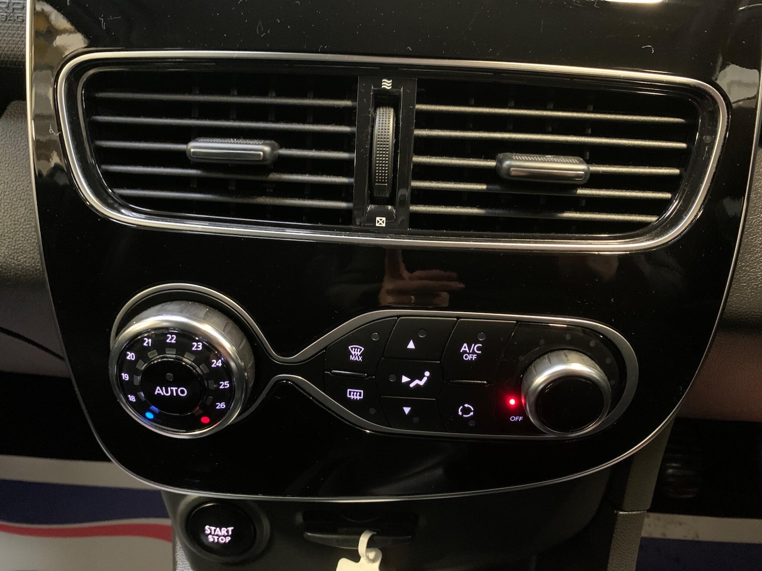 Used Renault Clio 2017 for sale - 77229867: Photo 38