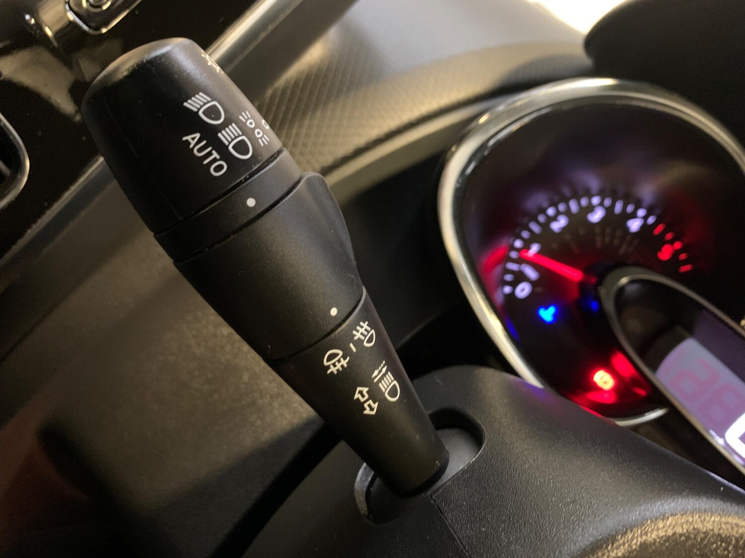 Used Renault Clio 2017 for sale - 77229867: Photo 46