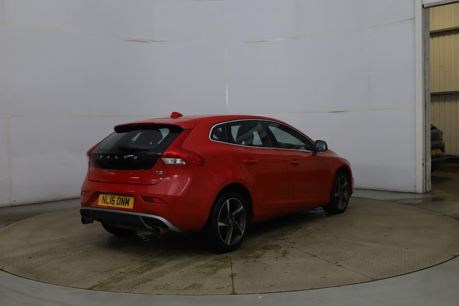 Used Volvo V40 2016 for sale - 77109736: Photo 10