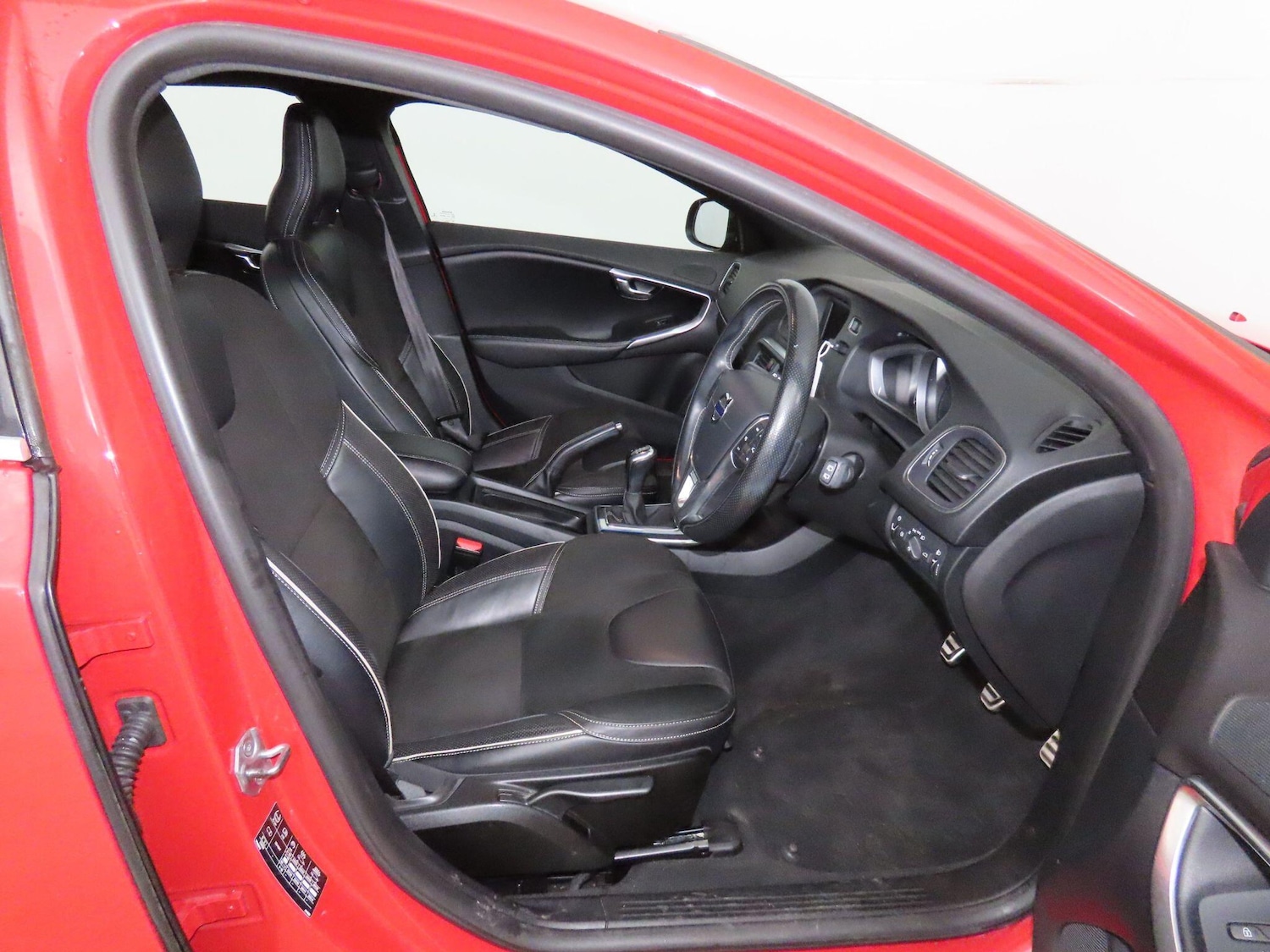 Used Volvo V40 2016 for sale - 77109736: Photo 14