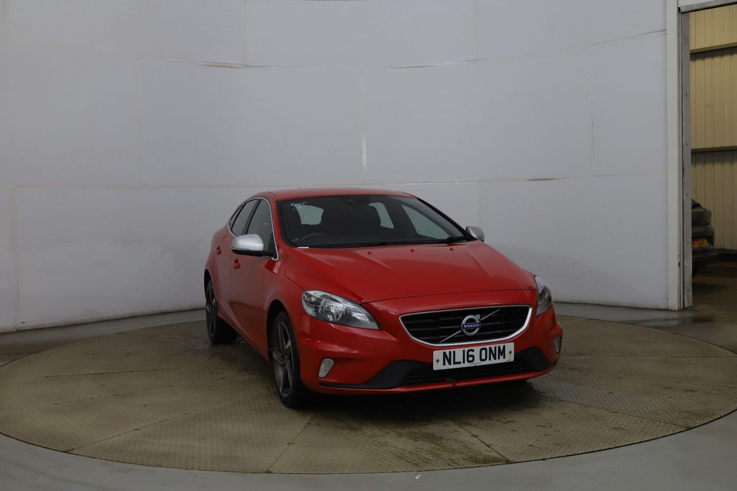 Used Volvo V40 2016 for sale - 77109736: Photo 3