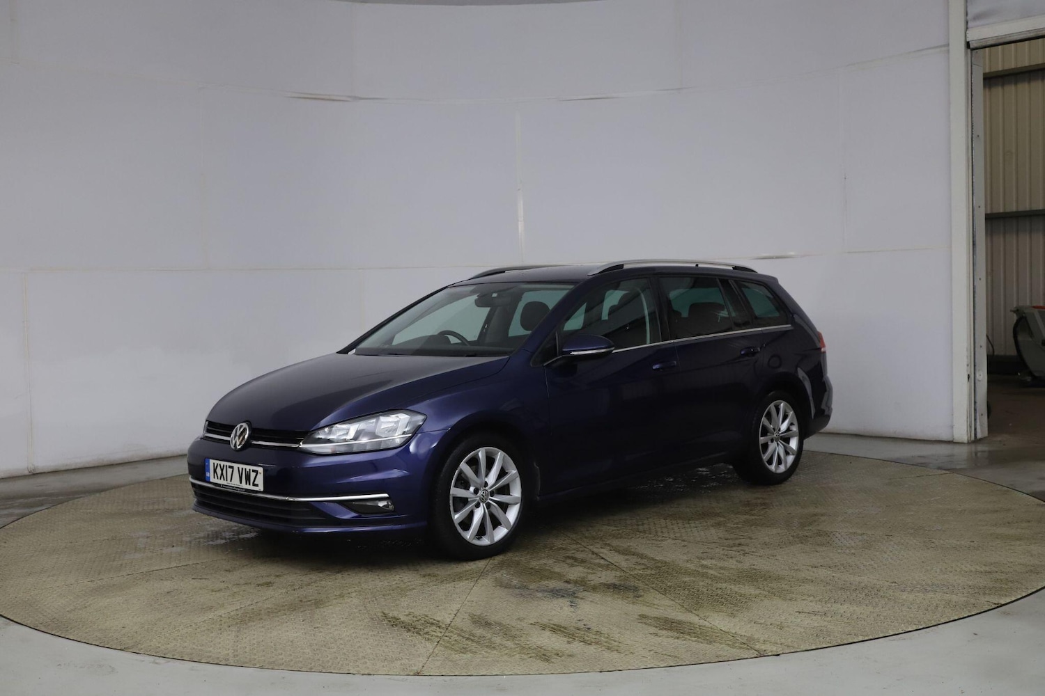 Used Volkswagen Golf 2017 for sale - 76388844: Photo 1