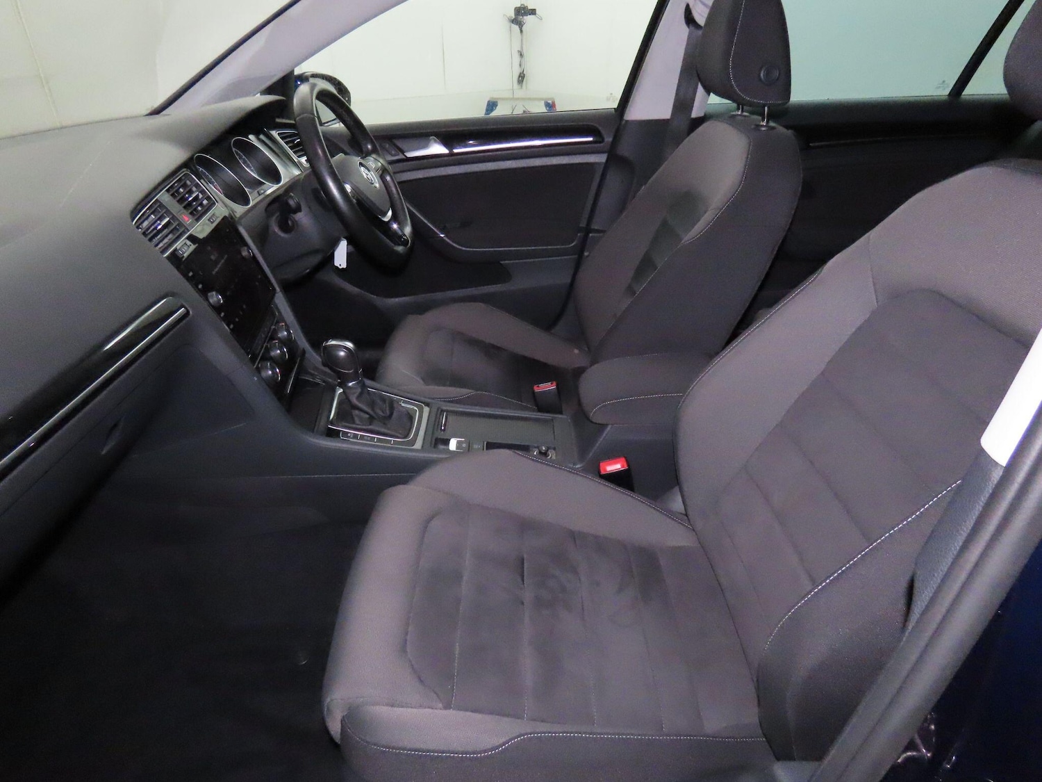 Used Volkswagen Golf 2017 for sale - 76388844: Photo 14