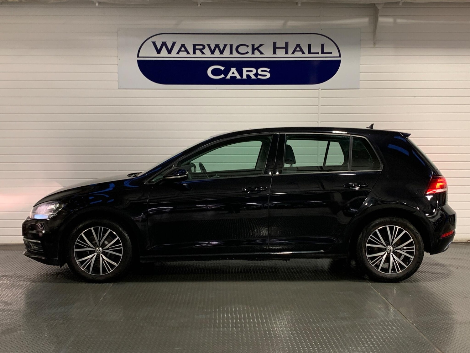 Used Volkswagen Golf 2018 for sale - 77131420: Photo 3