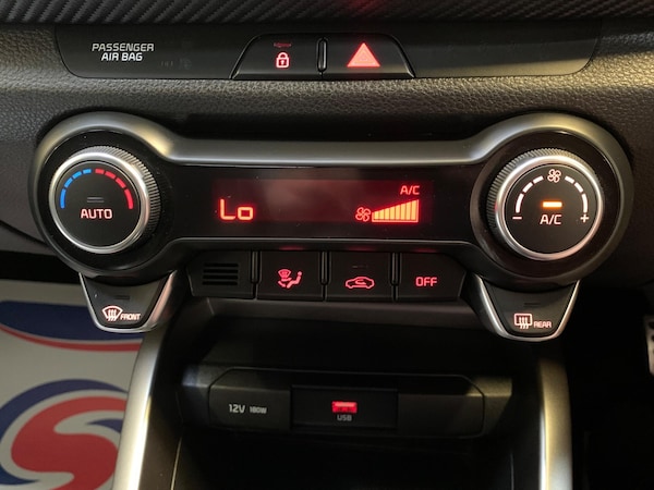 Used Kia Stonic 2021 for sale - 75552626: Photo 33