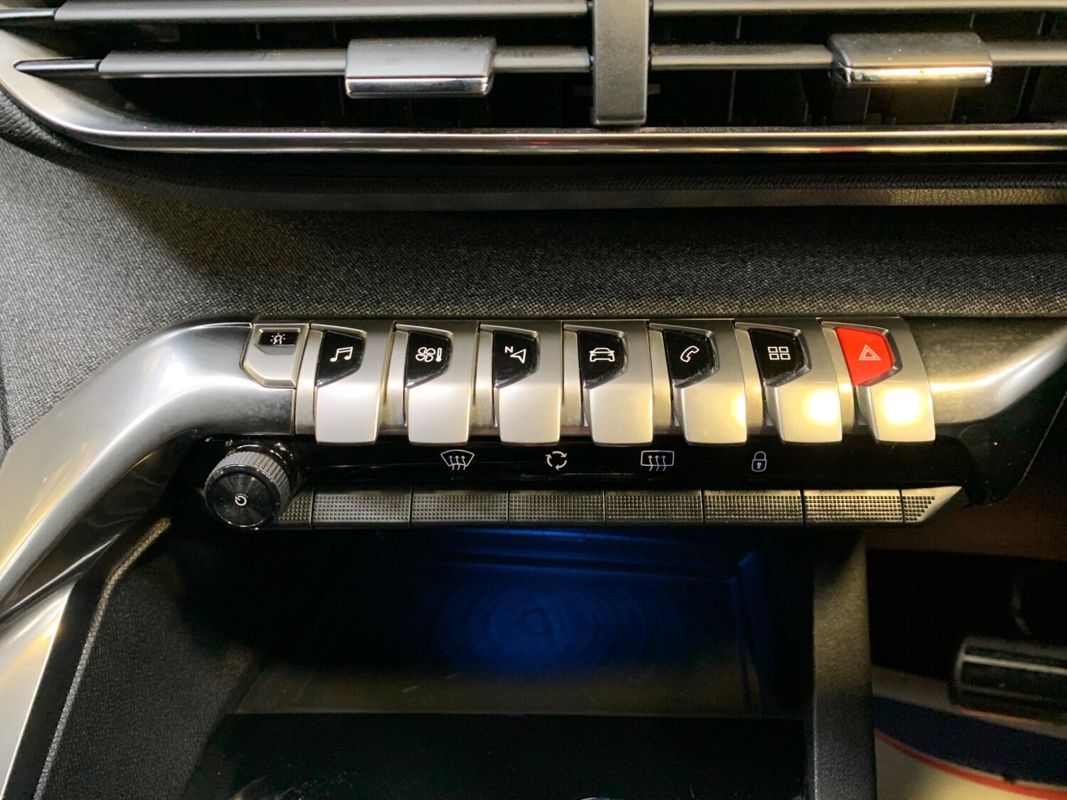 Used Peugeot 3008 2019 for sale - 75915555: Photo 38