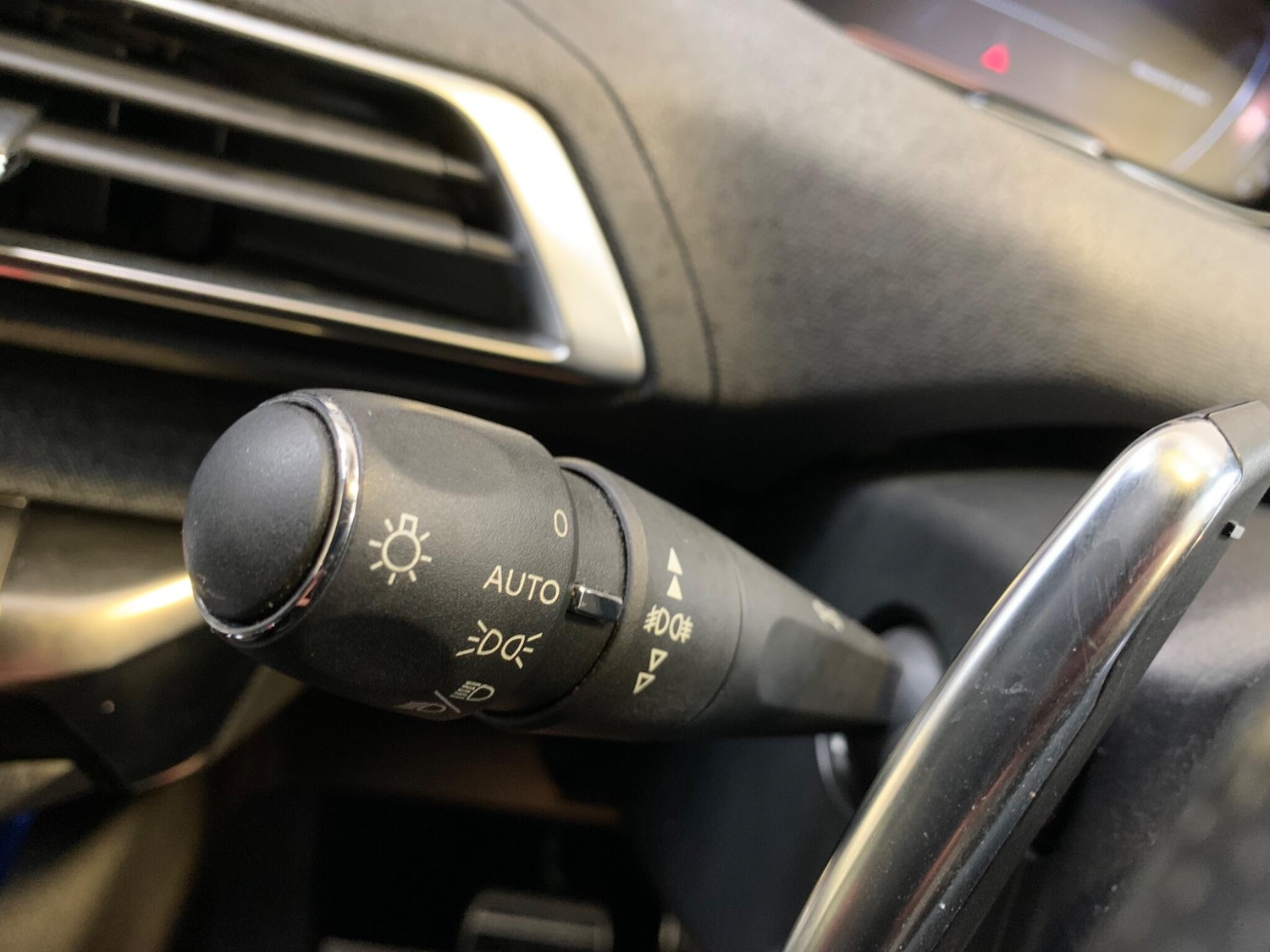 Used Peugeot 3008 2019 for sale - 75915555: Photo 39