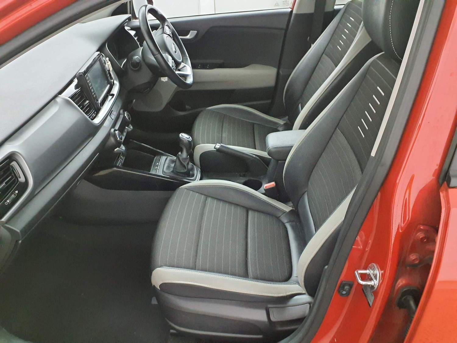 Used Kia Stonic for sale - 77783874: Photo 14