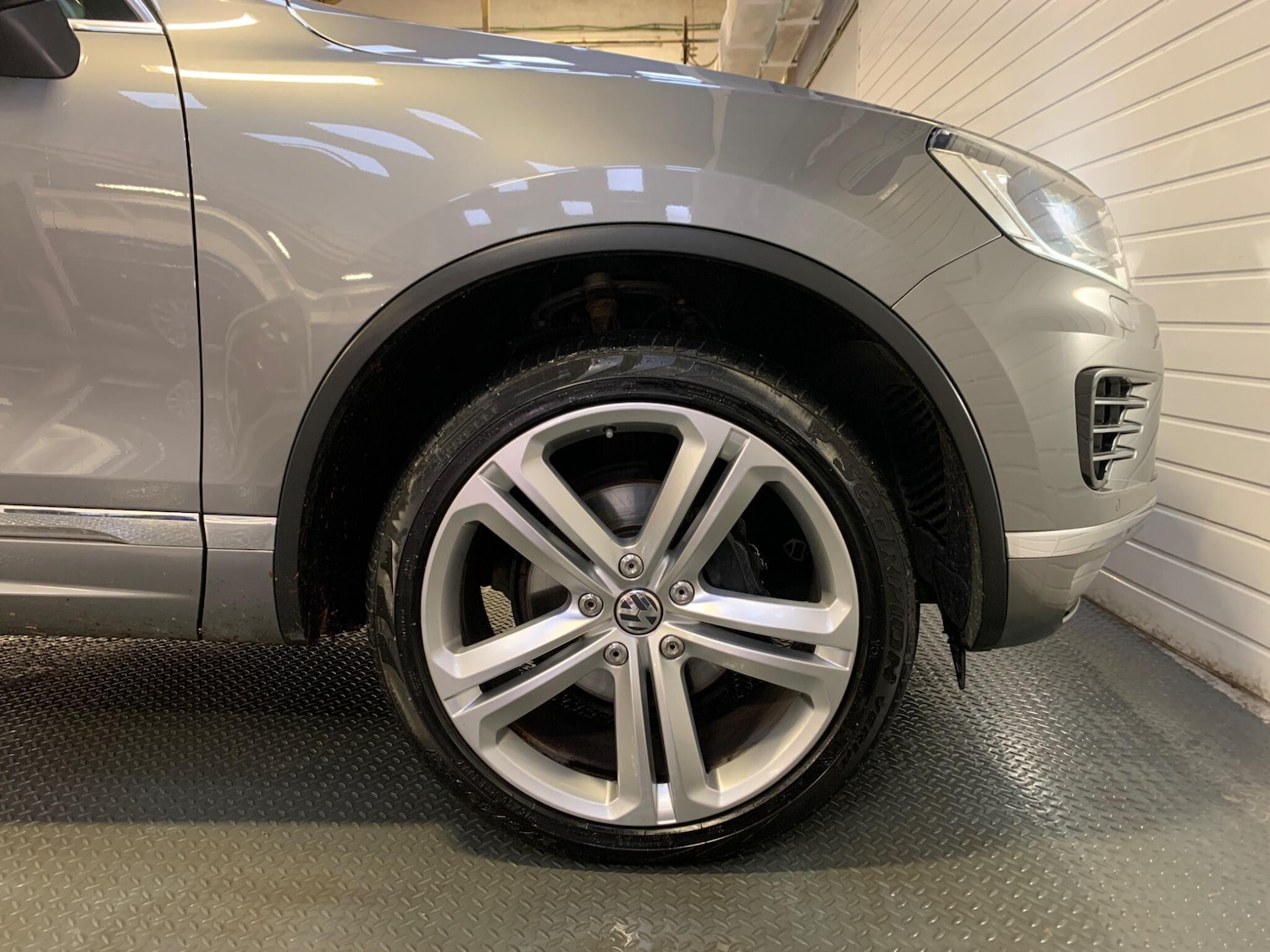 Used Volkswagen Touareg 2016 for sale - 77633919: Photo 11