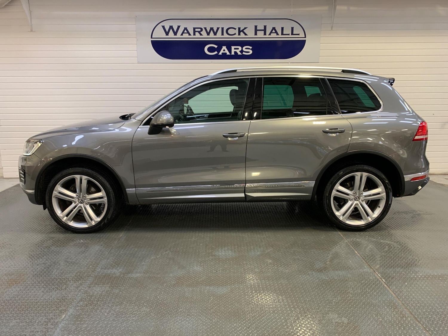 Used Volkswagen Touareg 2016 for sale - 77633919: Photo 3