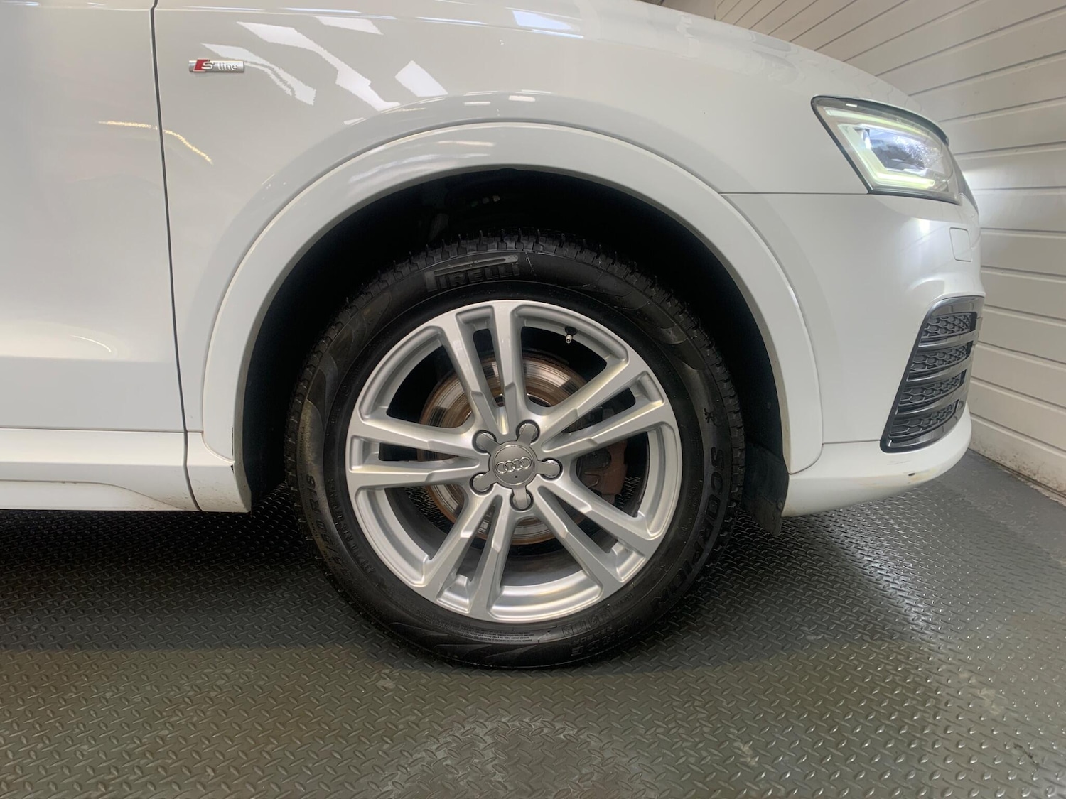 Used Audi Q3 2016 for sale - 76388617: Photo 11