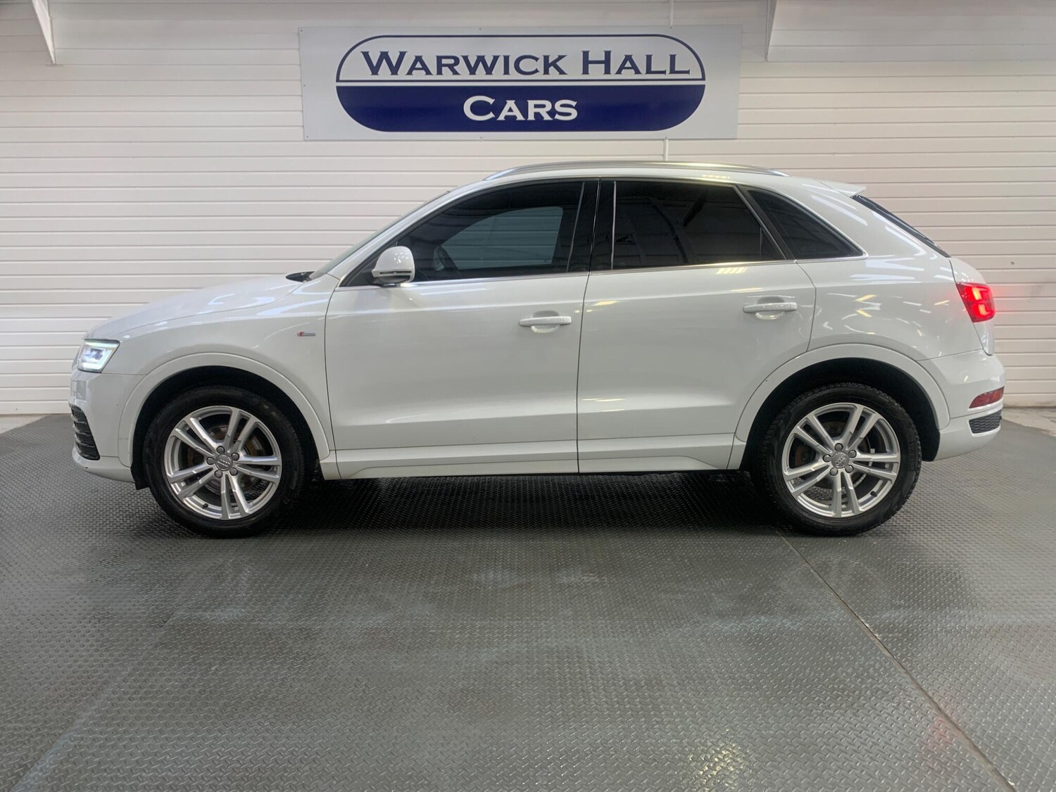 Used Audi Q3 2016 for sale - 76388617: Photo 3